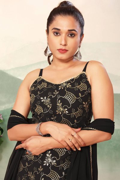Women Embroidery Kurta Set With Dupatta KURTA SET